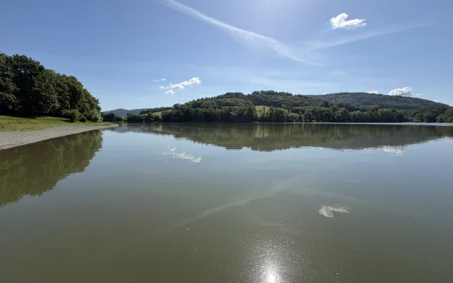 Zákaz koupání v Podolsku skončil. Voda ale stále představuje zdravotní riziko