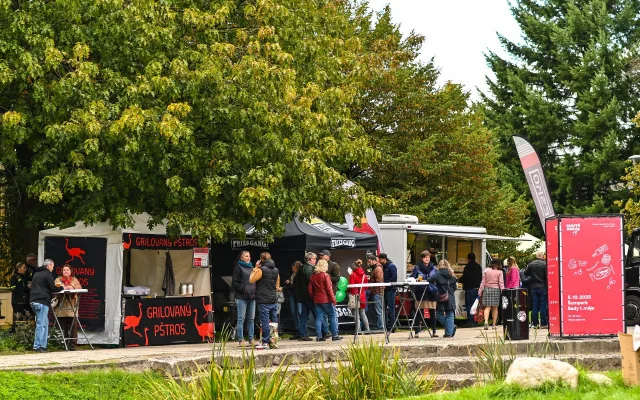 Chutné speciality i policie v akci. Prostějovský park hostí dvě velké akce zdarma