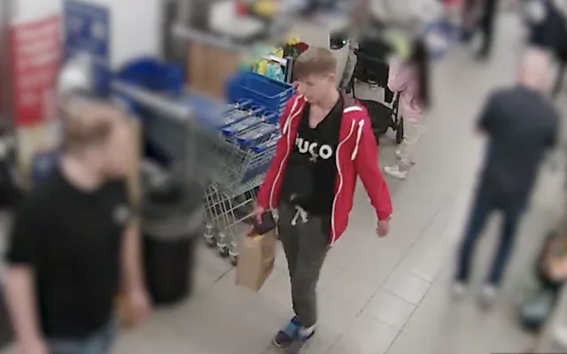 Další nepoctivý nálezce. Muž sbalil u pokladny cizí peněženku a začal platit