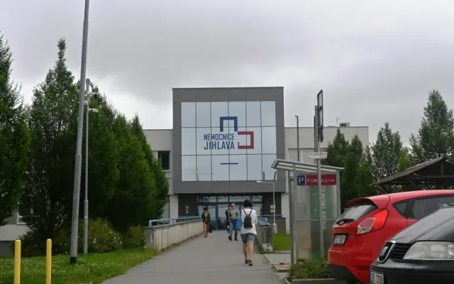 Agresivní Gábina je tři týdny ve vazbě. Jsme rádi, že je klid, říká jihlavská nemocnice