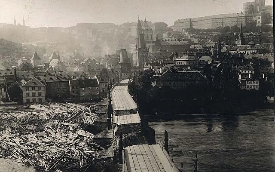 Před 125 lety poničila rozbouřená Vltava i Karlův most