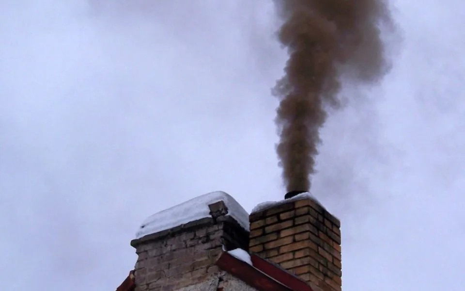 Kouř z komína. Ilustrační foto. Zdroj: wikimedia.com