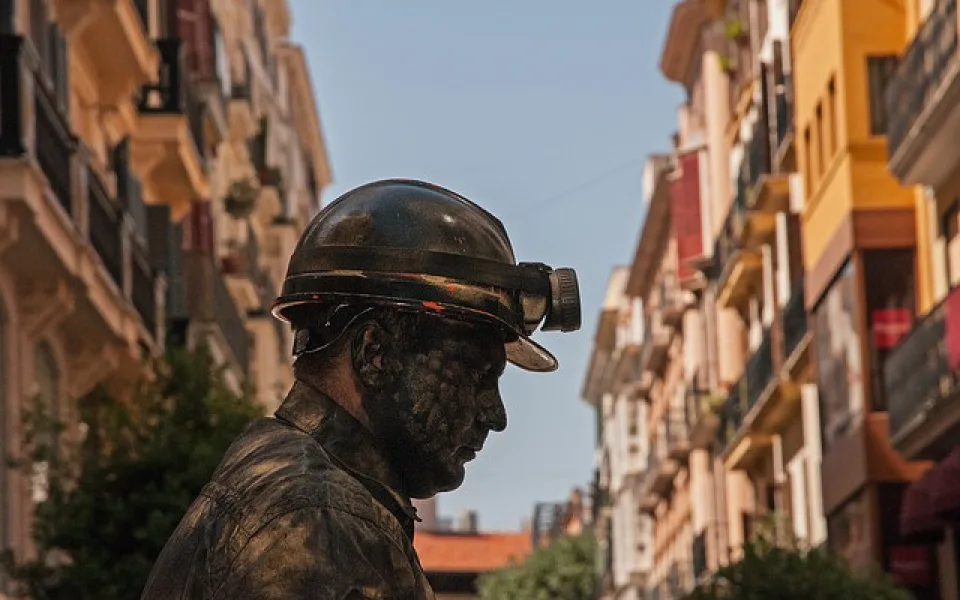 Komentář: Peníze pro propuštěné horníky z našich daní. Geniální řešení, nebo zásadní chyba?