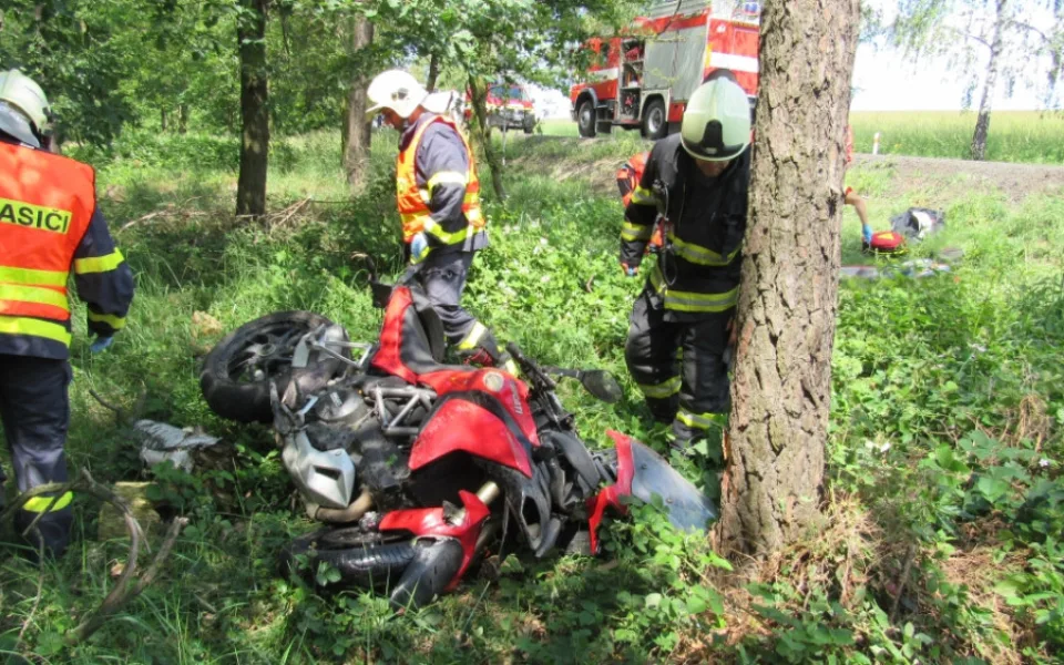Nehoda motocyklu.