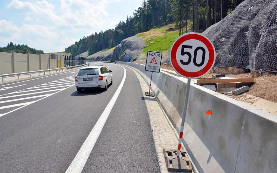 Nová silnice otevřela. Cesta mezi Libercem a Jabloncem se zkrátí na minuty.