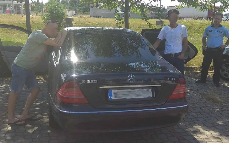 Bulhar převážel čtyři Iráčany bez dokladů. Soud ho okamžitě vyhostil, cizince vrátila policie na Slovensko.