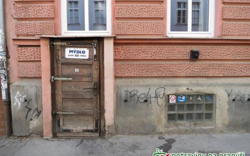 Hygienikům se nelíbilo Mýdlo. Tradiční brněnský bar zavřeli kvůli znečištění.