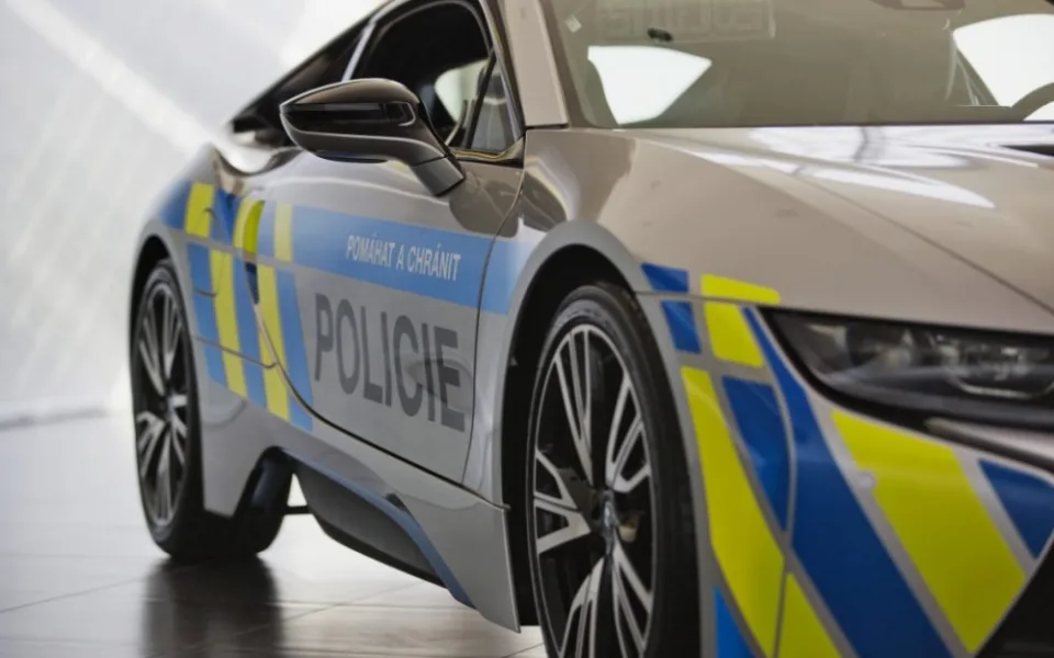 Policie zkouší v Plzeňském kraji superrychlé BMW, je spokojená.