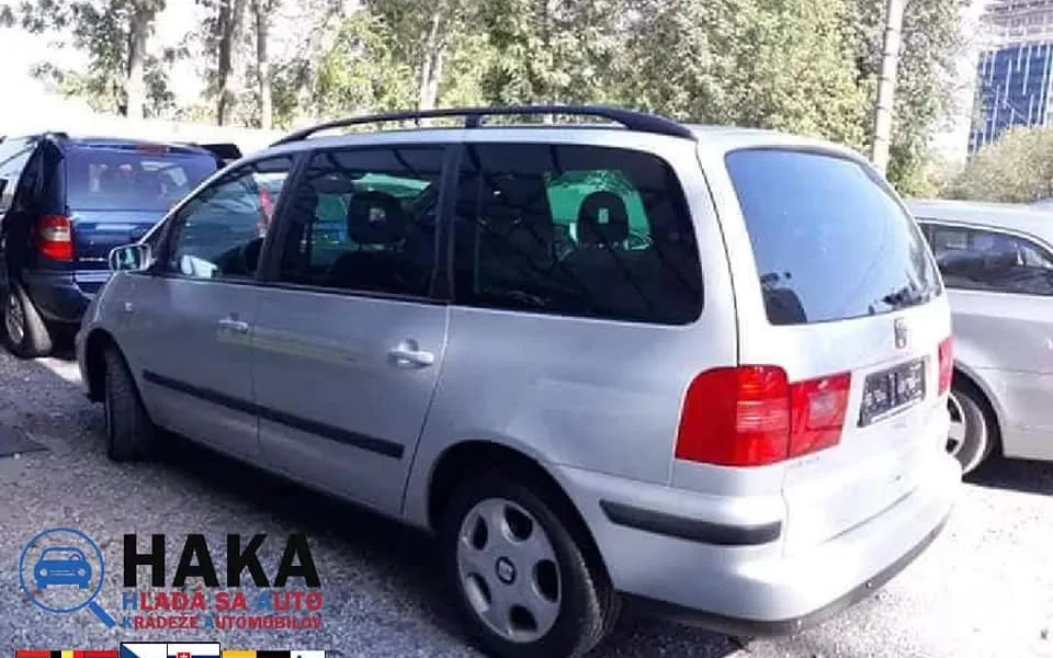 Ukradený Seat Alhambra.