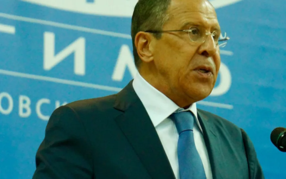 Absolventem MGIMO je i ruský ministr zahraničí Sergej Lavrov.