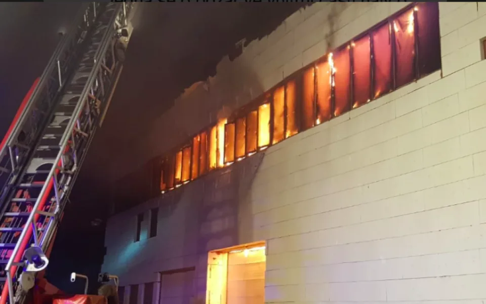 V Praze lehlo popelem trampolínové centrum. Škoda jde do desítek milionů korun