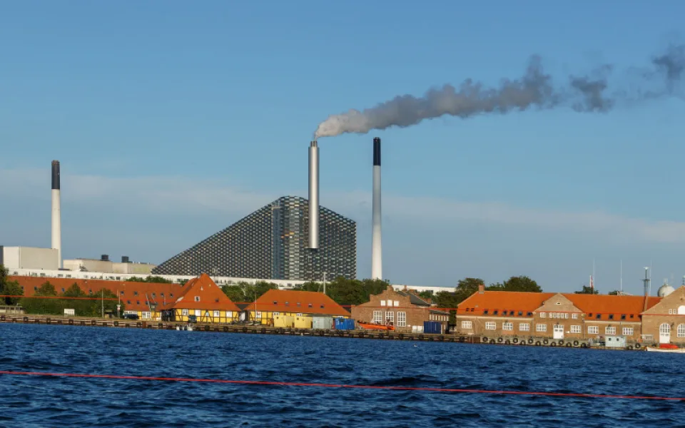 Amager Bakke © User:Colin / Wikimedia Commons.