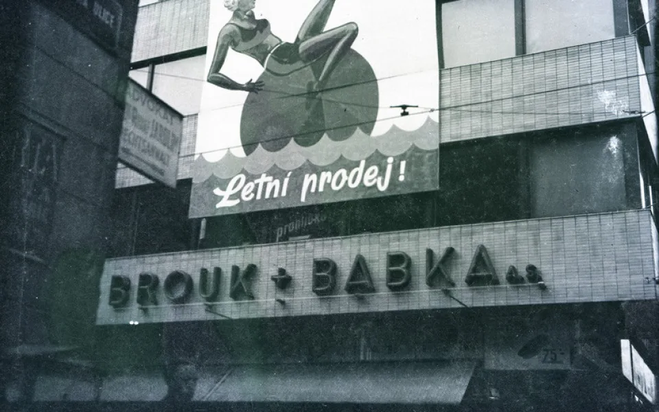 Krása starých sloganů a reklam.