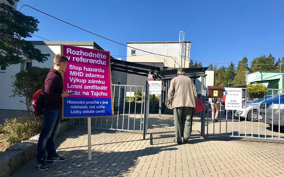 Referendum se v Liberci podle soudu nemělo vůbec konat. Radnice bude chtít peníze po státu.
