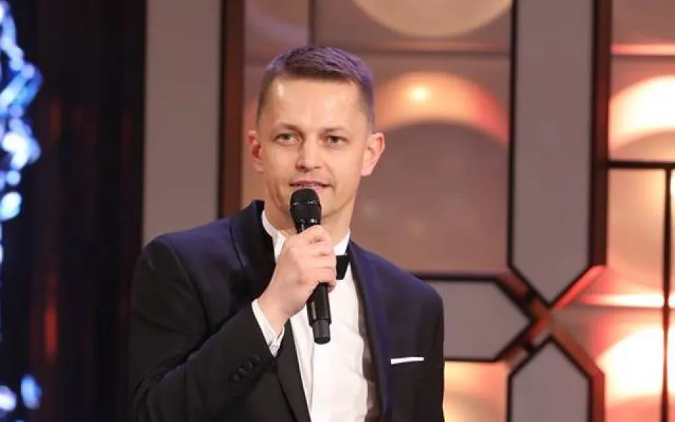 Nejlepším filmem letošního 26. ročníku Českého lva se stal film Všechno bude! Cenu přebírá producent Jiří Konečný.
