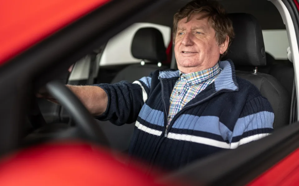 Záleží mi na tom, aby z mých žáků autoškolu každý dokončil, říká instruktor Bohumil Vítek.