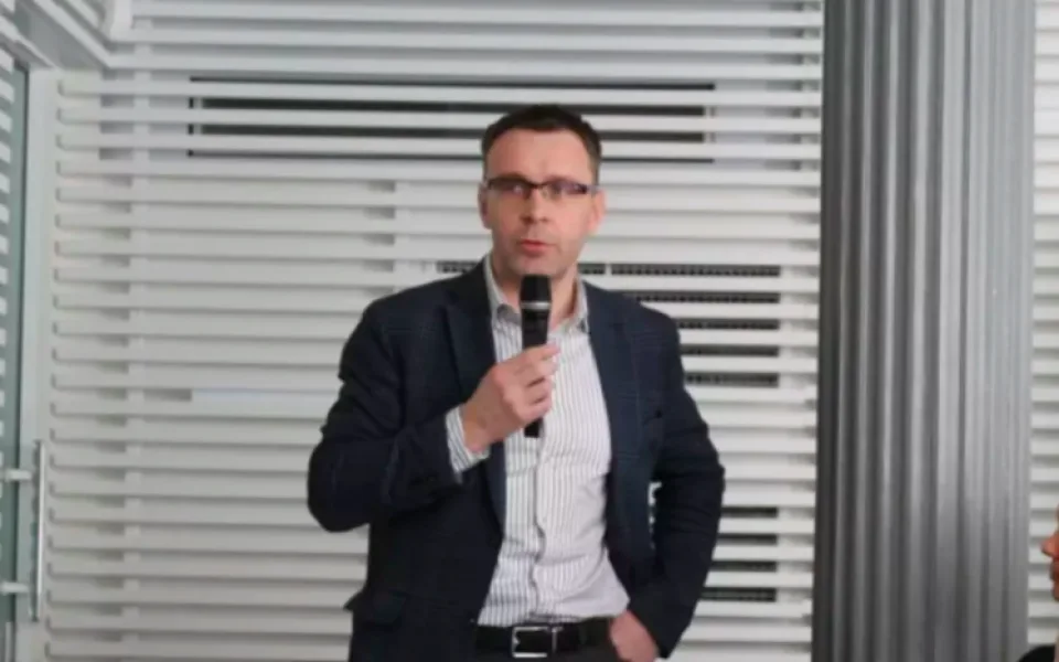 Nového ministra dopravy čeká mnoho práce, shodli se experti. Ťoka má nahradit Kremlík.