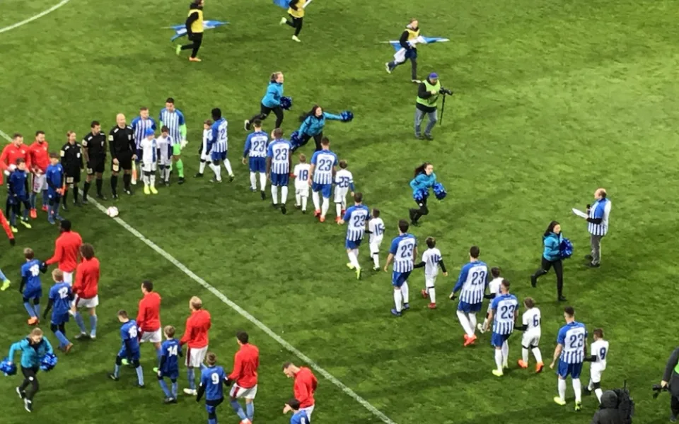 Na trávník za Slovan nastoupilo jedenáct Šuralů. Liberec se rozloučil s tragicky zesnulým fotbalistou.
