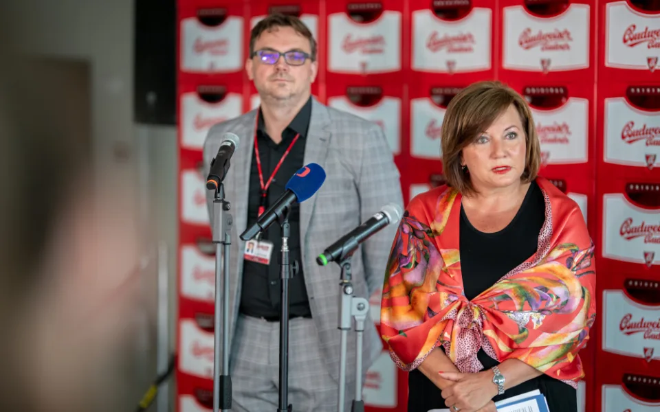 Ředitel Budvaru Petr Dvořák spolu s ministryní  financí Alenou Schillerovou.