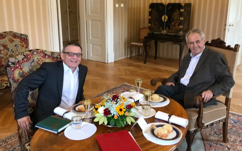 Zeman jmenoval Zaorálka, skončil spor o výměnu ministra kultury.
