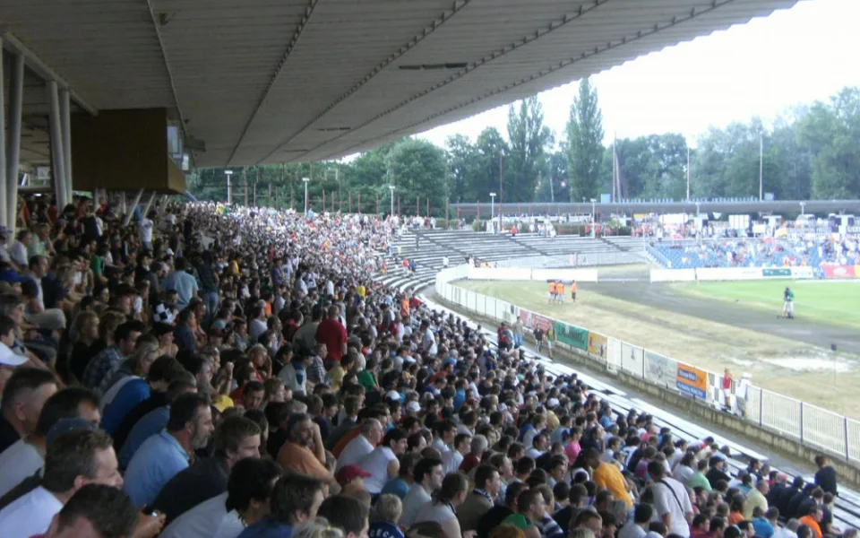 Na fotbal tedy chodili tisíce lidí.