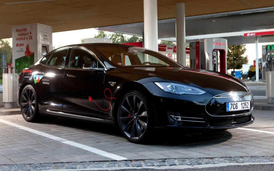 E.ON chce mít do tří let 300 veřejných dobíjecích stanic pro elektromobily.