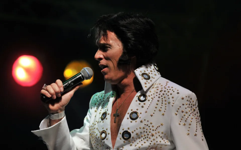 Pocta Králi rock´n´rollu One Night of Elvis míří poprvé do České republiky.
