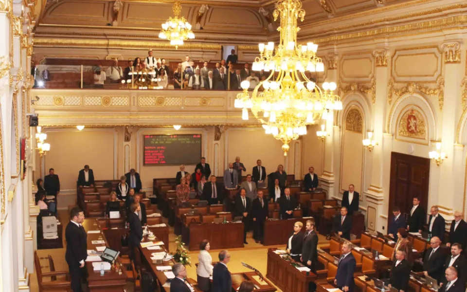 Sněmovna odložila debatu k auditu Evropské komise o Babišovi do příštího roku.