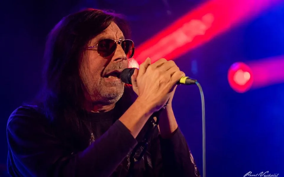 Rocker Aleš Brichta se objeví na poštovní známce.