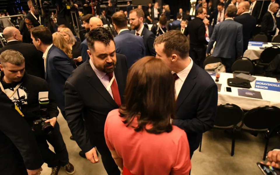 Babiš nejedná slušně, prodává lež a lejna. Novotný si na sjezdu ODS nebral servítky.