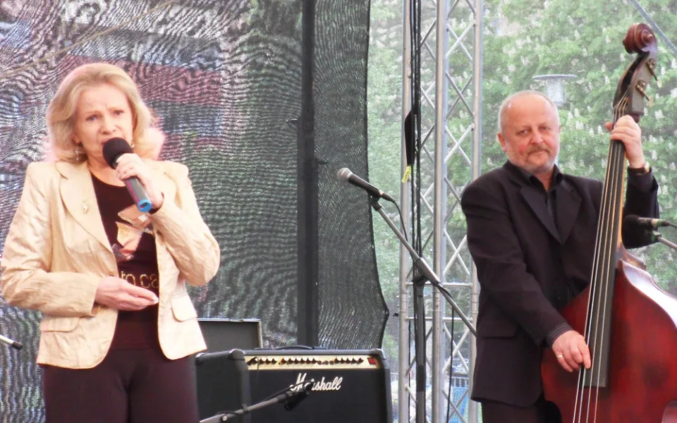 Zemřela Eva Pilarová, poslední rozloučení kvůli koronaviru nebude.