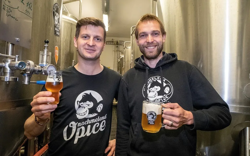 Náš název je velká přednost, říká sládek pivovaru Nachmelená opice Michal Kuřec.