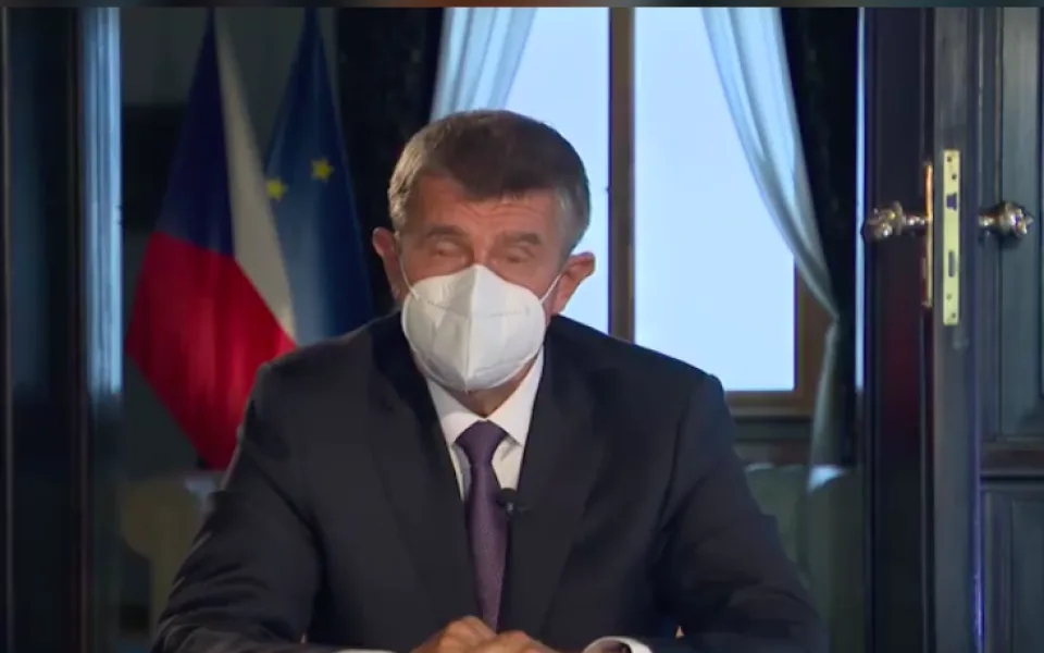 Babiš přiznal letní pochybení a vyzval k nošení roušek.