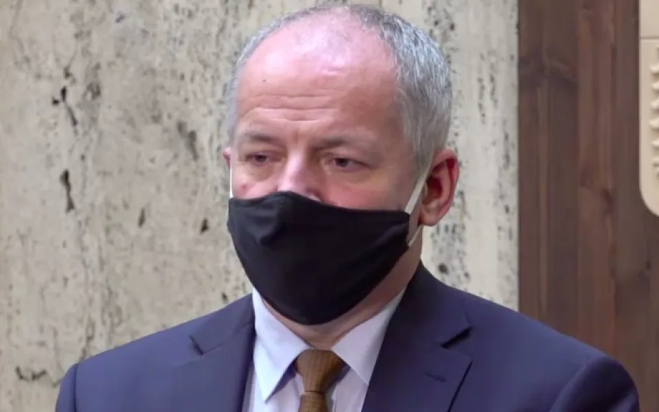Hospody do desíti večer a další omezení sportovních akcí. Prymula potvrdil nová opatření
