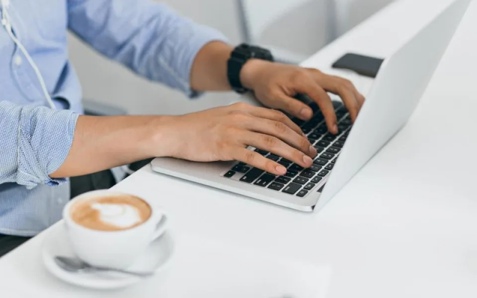 Češi letos rozeslali už 100 milionů zpráv přes datové schránky. Padne rekord?