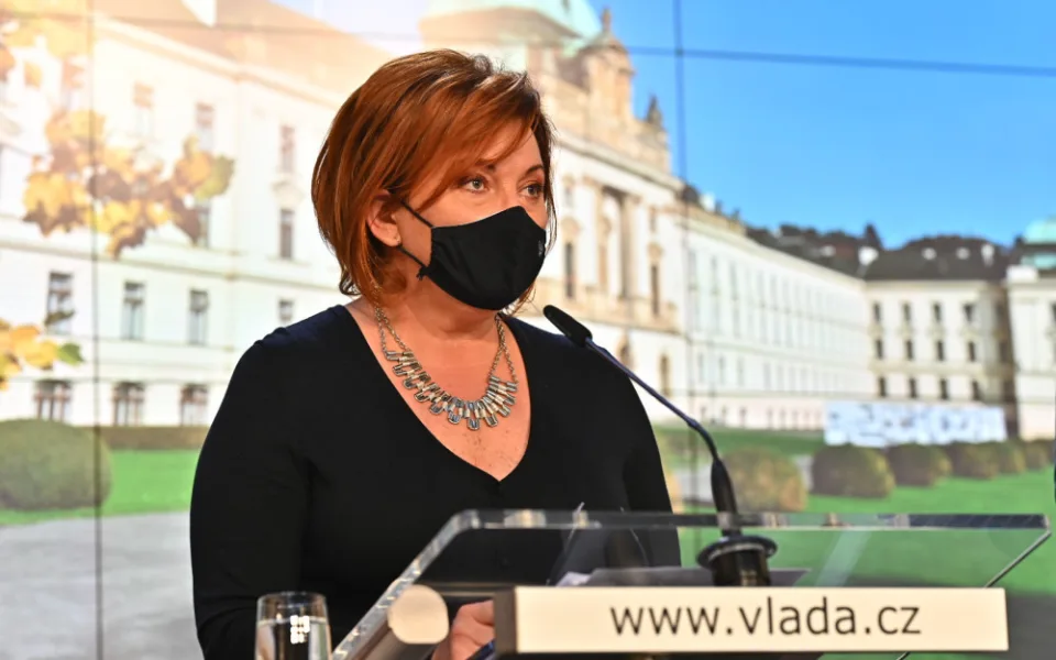 Vláda navrhla schodek rozpočtu 500 mld, podle expertů je absurdní