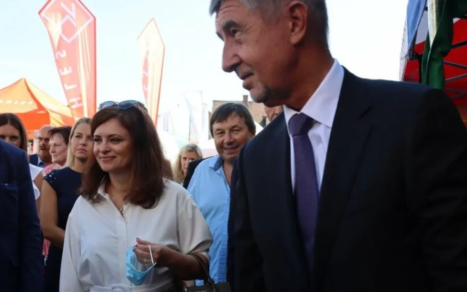 Krajské zakázky pro Agrofert. Třikrát víc peněz holdingu v regionech, kde šéfovalo ANO