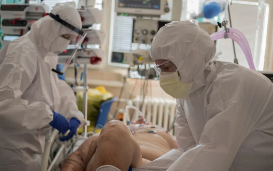 Nemocnice jsou na hraně, Polsko avizovalo svou připravenost pomoci