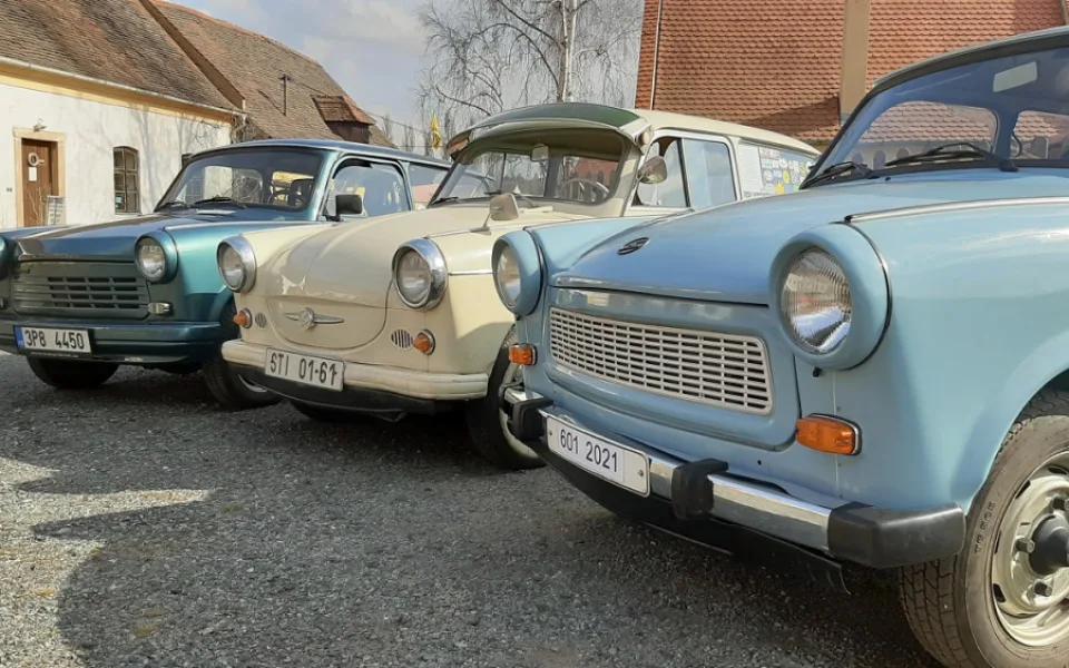 Výroba legendárního vozu skončila přesně před 30 lety, své fanoušky má Trabant dodnes.