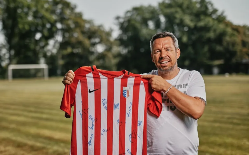Místní chtějí oživit fotbal na Břevnově. Pomáhá jim Slavia i Pavel Horváth.