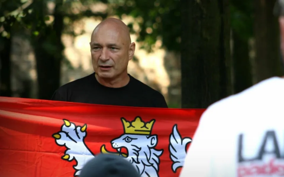 Praha odsoudila Landovu iniciativu Zlatý špendlík za blokování práce hygieniků.