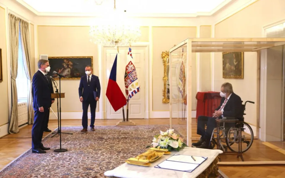 Prezident Zeman jmenoval novým premiérem Fialu.