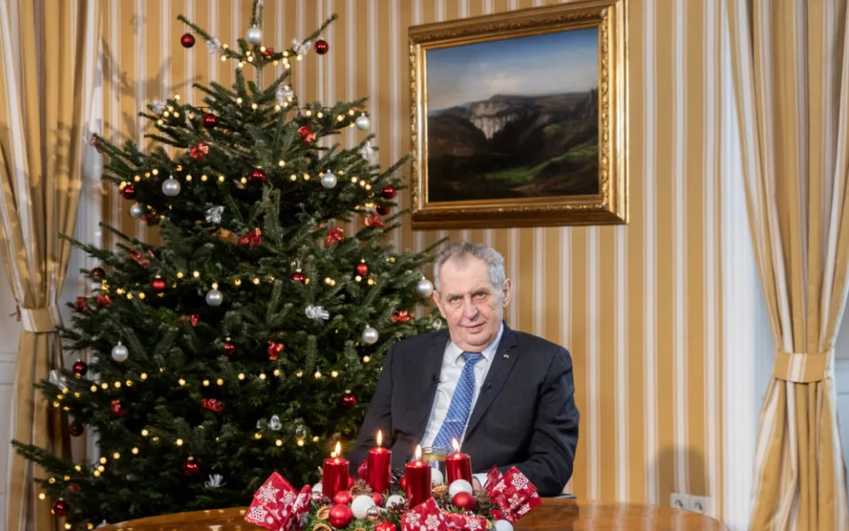 Zeman v proslovu ocenil bývalou vládu, nová má řešit covid či rozpočet.