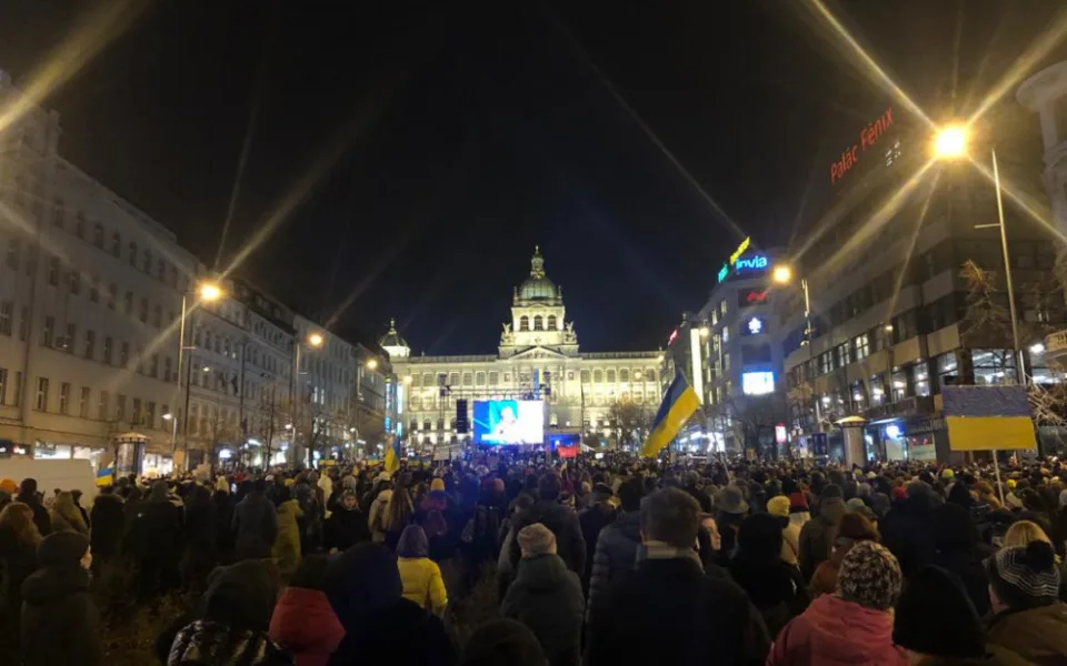 VIDEO: Ukrajinský prezident Volodymyr Zelenskyj hovořil k tisícům lidí na Václavském náměstí