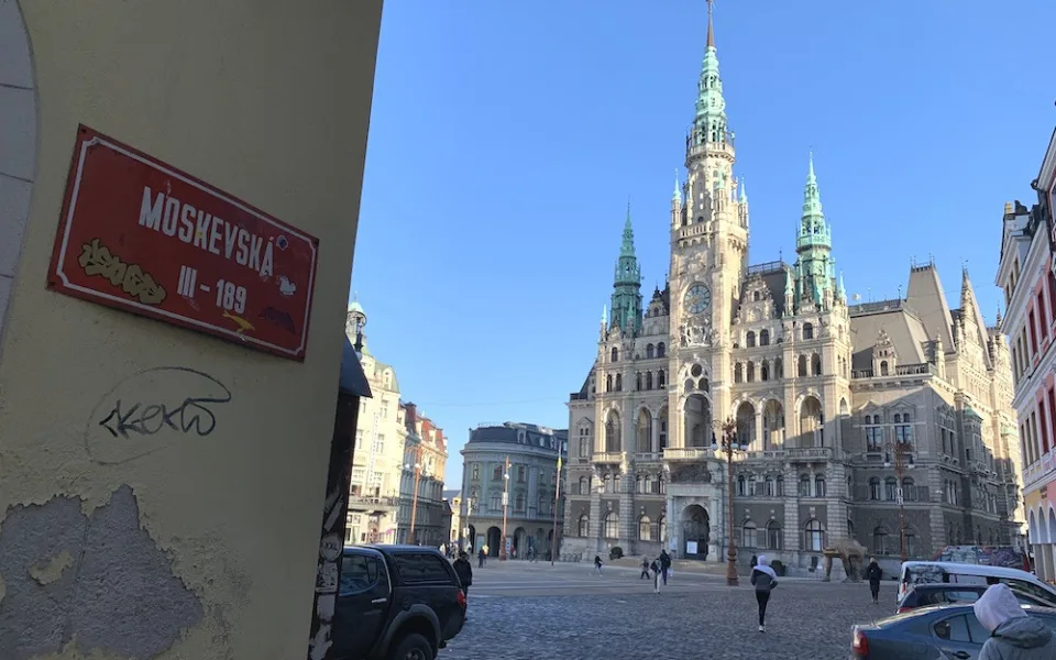 Přejmenování ulice nezachrání lidský život, jde o symboliku, říká autorka petice.