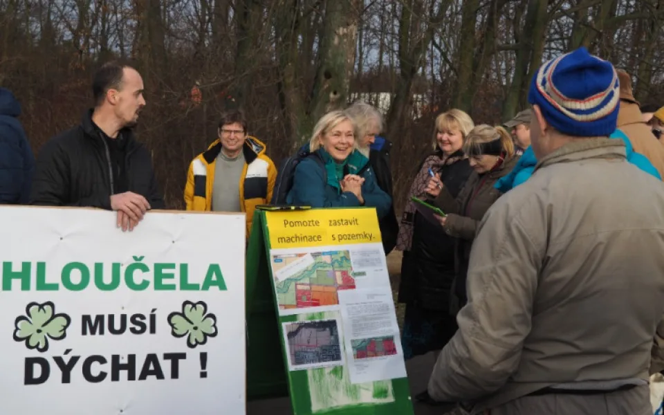 Prostějov chce ve Vrahovicích postavit nový park. Hloučelu však likviduje, namítají kritici.