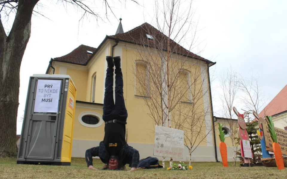 Stále nemáme odpovědi na naše otázky, znělo dnes na Dni proti úložišti v lokalitě Hrádek.