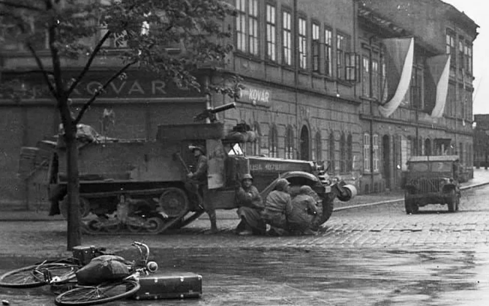 Do Plzně obsazené Němci přijeli Američané ráno 6. května 1945 v 8:15. V ulicích pak vypukly boje.