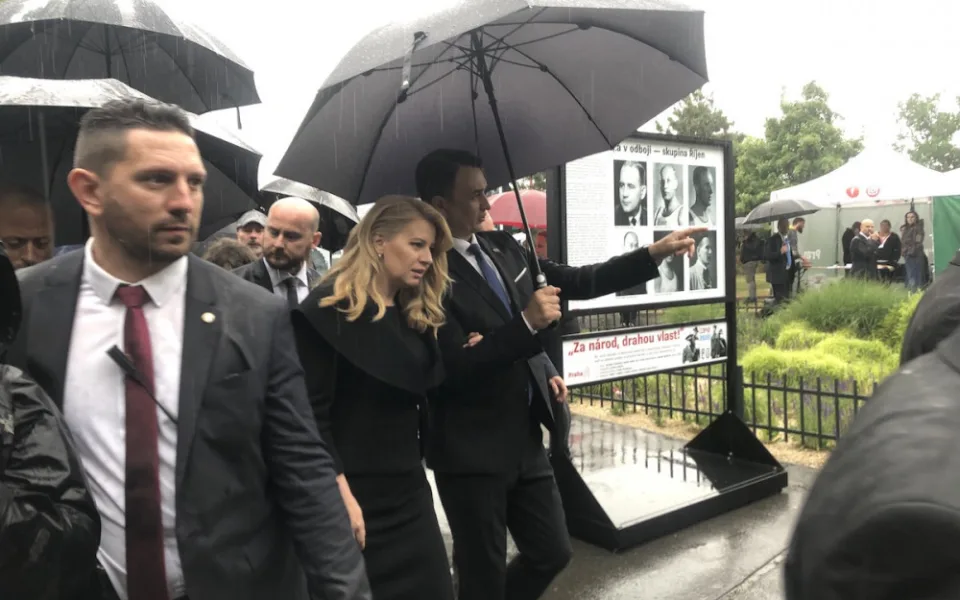 Slovenská prezidentka Čaputová uctila v Praze 3 památku hrdinů operace Anthropoid.