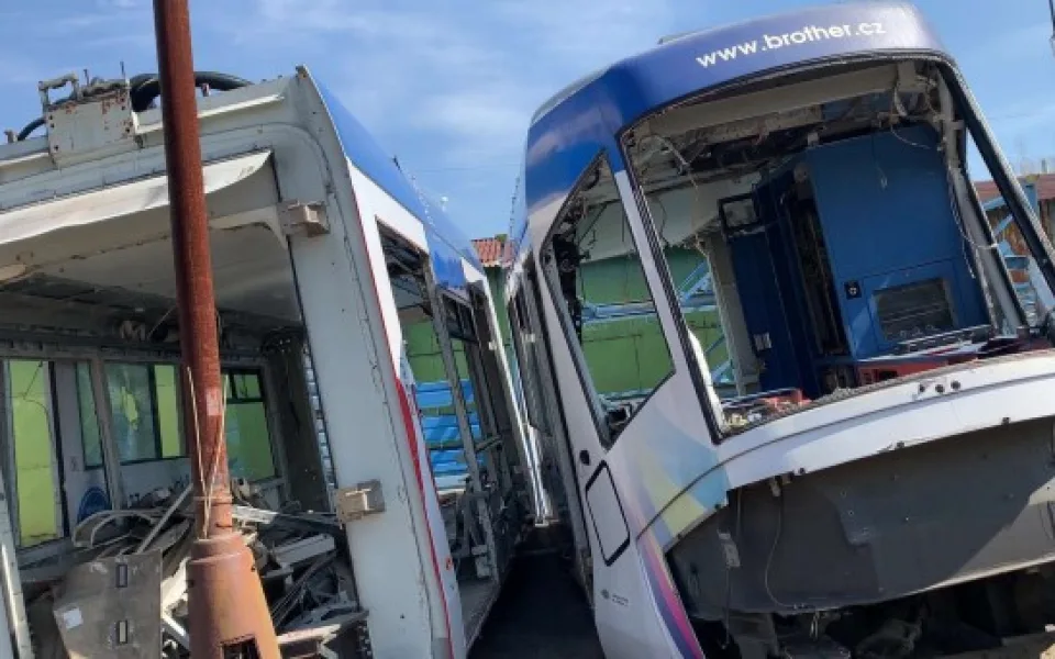 Kupte si tramvaj nebo stroj na čištění silnic. Dopravní podnik prodává majetek.